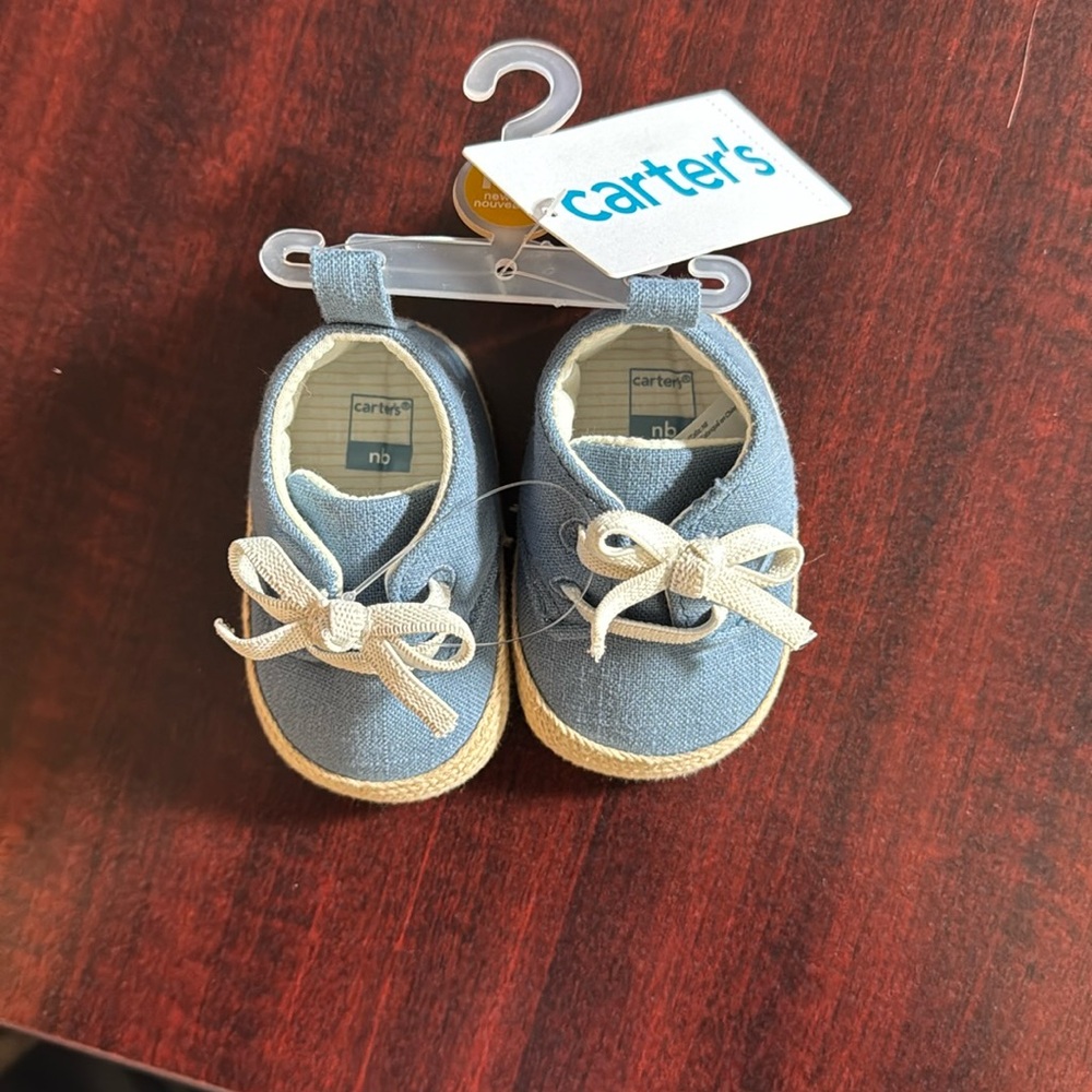 NWT-Newborn Shoes-Carter’s